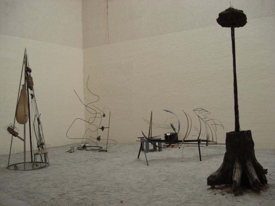 Vista de la muestra en La Esmeralda, Centro Nacional de las Artes de México. 2009