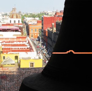 composición experimental a partir de las campanas de la catedral